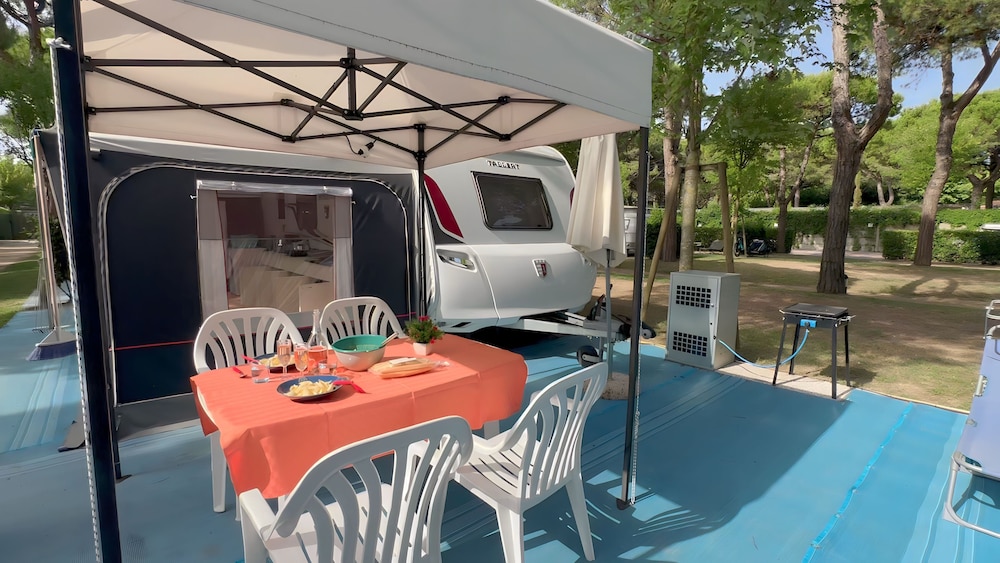 Deluxe Mobile Home, 2 Bedrooms, Non Smoking, Ensuite (CARAVAN WMC-A135) photo 3