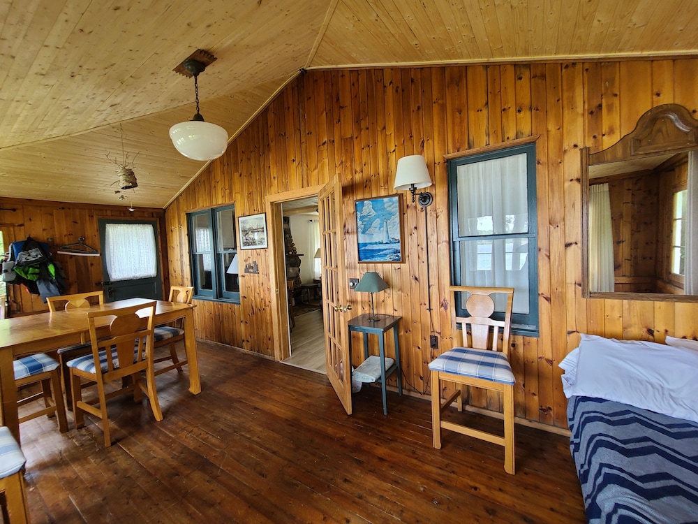 Basic Cottage photo 2