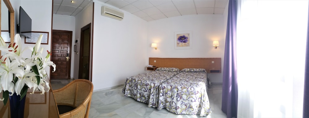 Standard Room photo 2