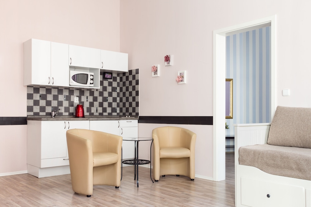 Family Apartment - Photo 2