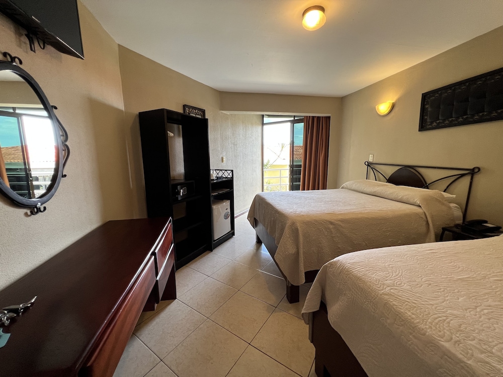 Superior Quadruple Room - Photo 6