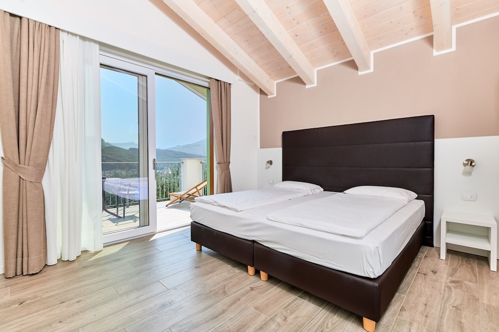 Comfort Room, Balcony photo 2