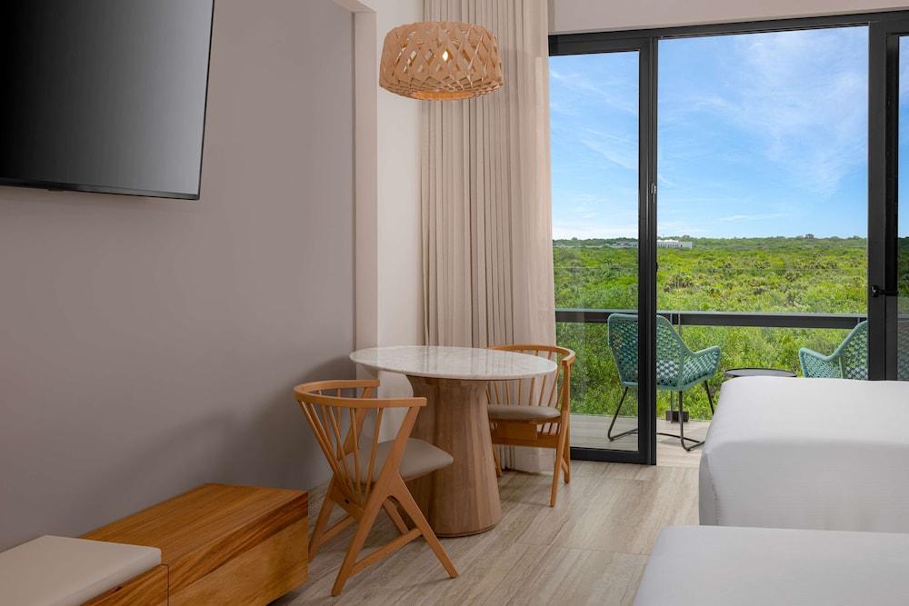 Room, 2 Queen Beds, Nature View - Photo 6