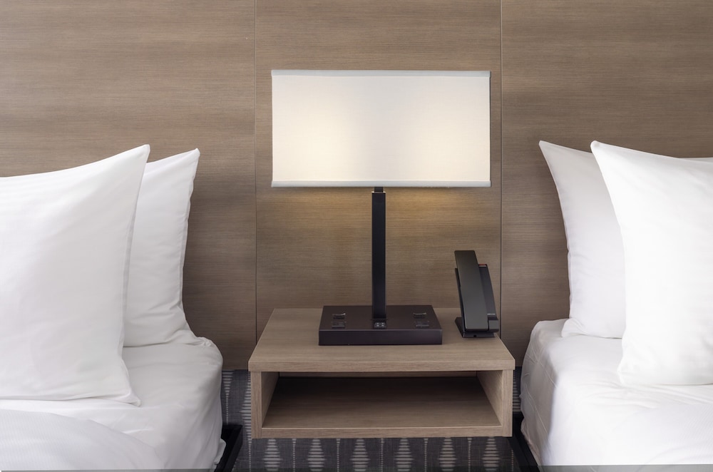 Room (Twin)