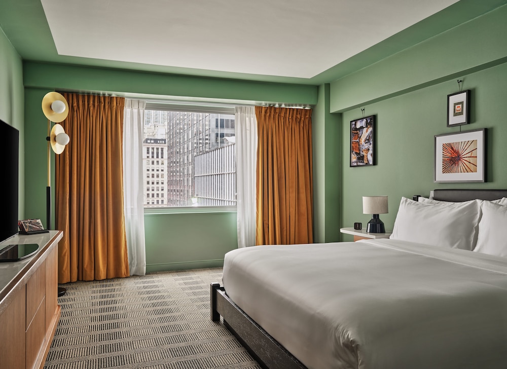 Deluxe Room, 1 King Bed, Hearing Accessible - Photo 6
