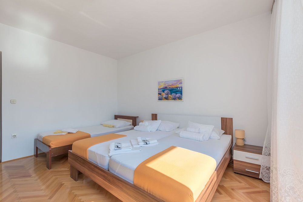 Apartment (A4) photo 3
