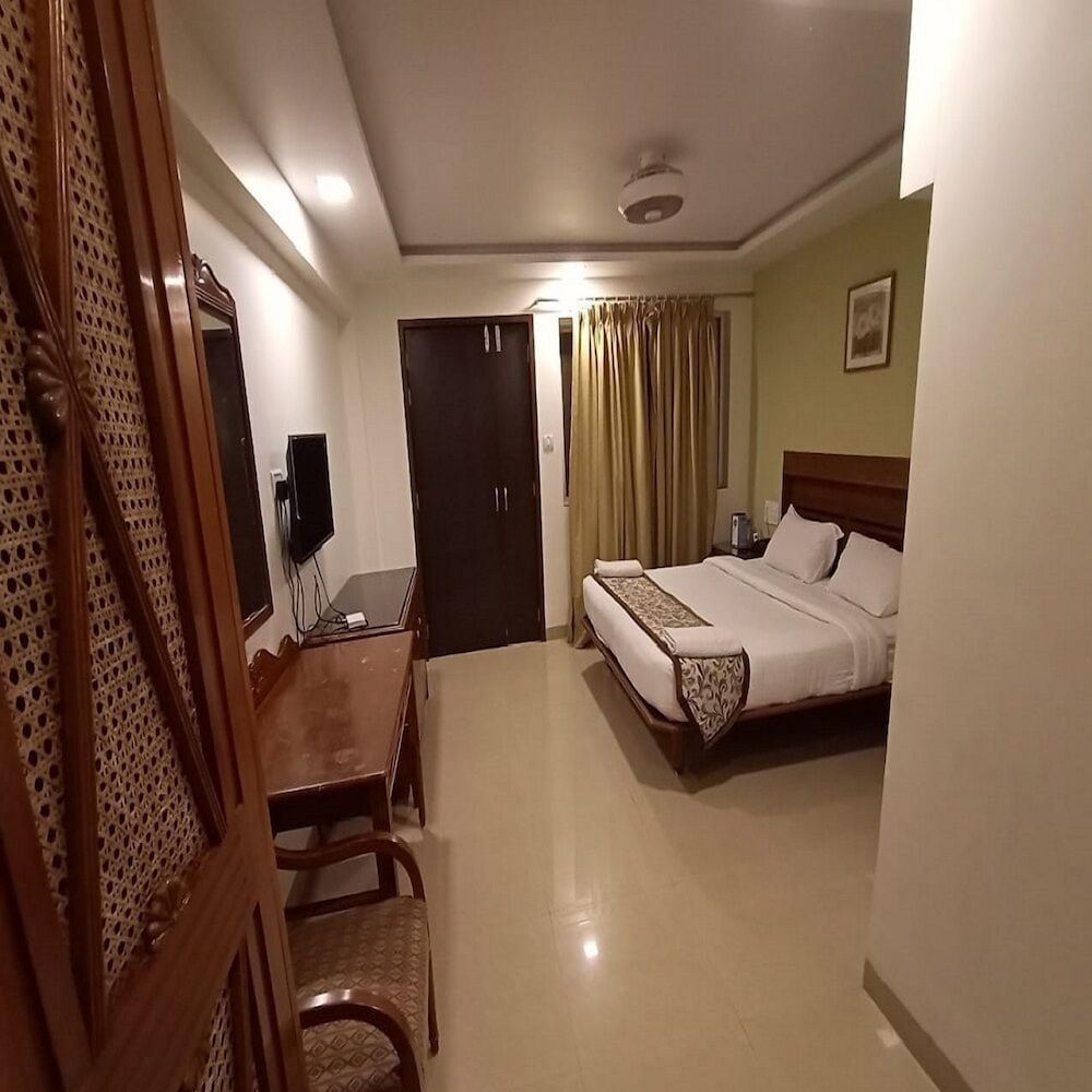 Valley Facing Couple Room