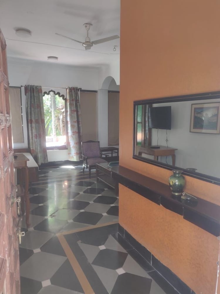 Deluxe Room, 1 Bedroom - Photo 1