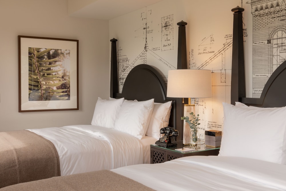 Classic Room, 2 Queen Beds - Photo 2