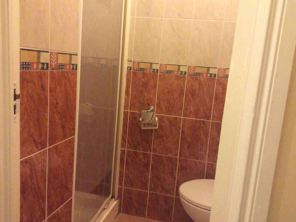 Twin Room, Ensuite photo 2