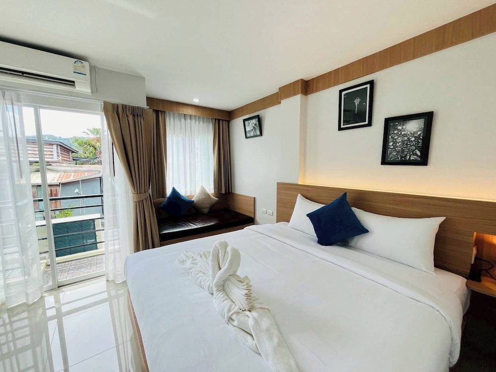 Deluxe Double Room, Balcony, City View