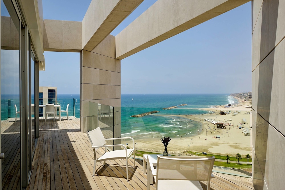 Suite, 1 Double Bed, Balcony, Sea View