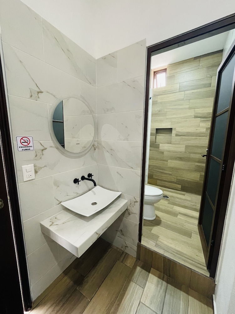 Family Room, 2 Bedrooms, Non Smoking, Private Bathroom photo 3