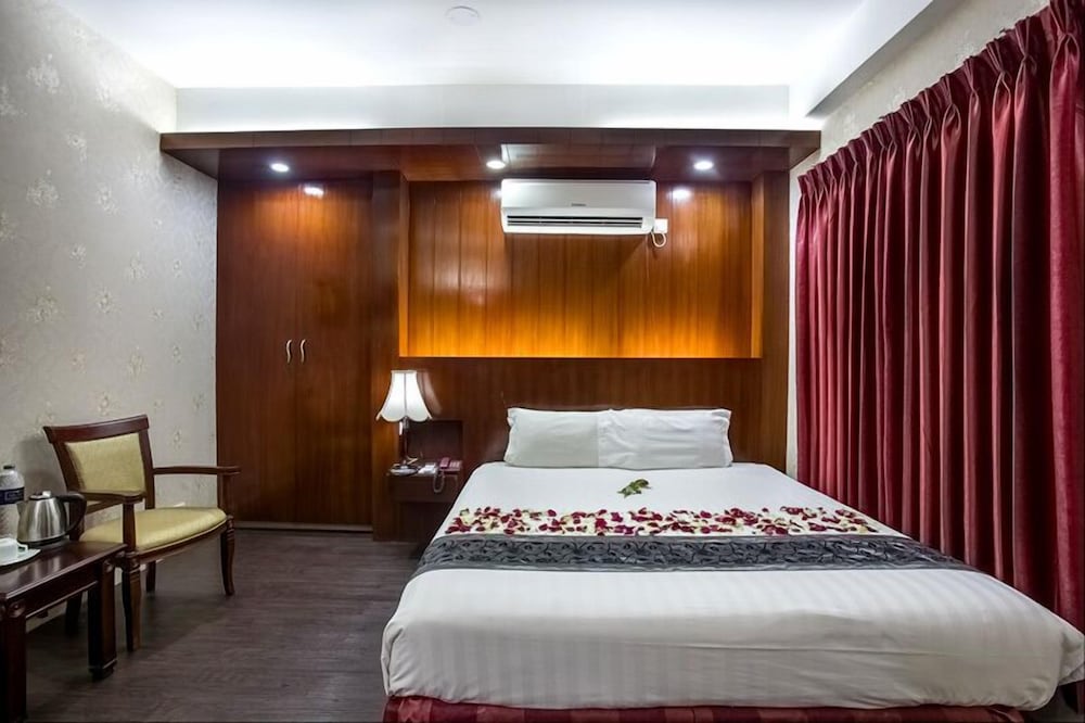 Luxury Room, 1 Queen Bed photo 3