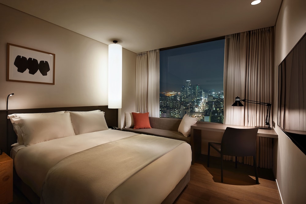 Premier Deluxe Double Room