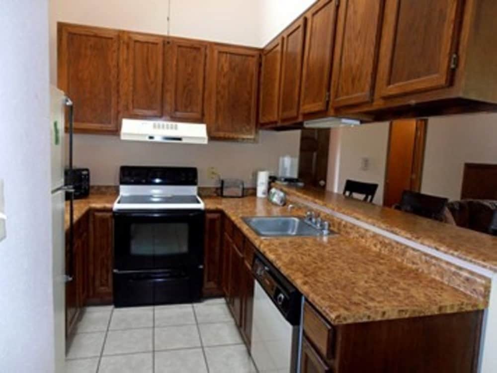 Condo, 1 Bedroom photo 2