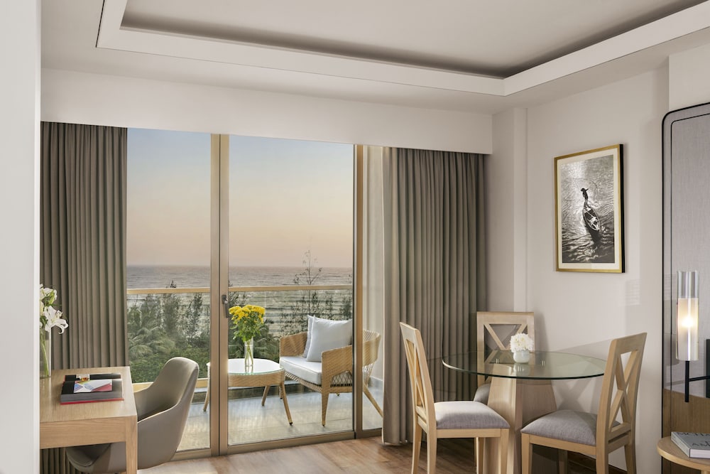 Suite - Photo 3