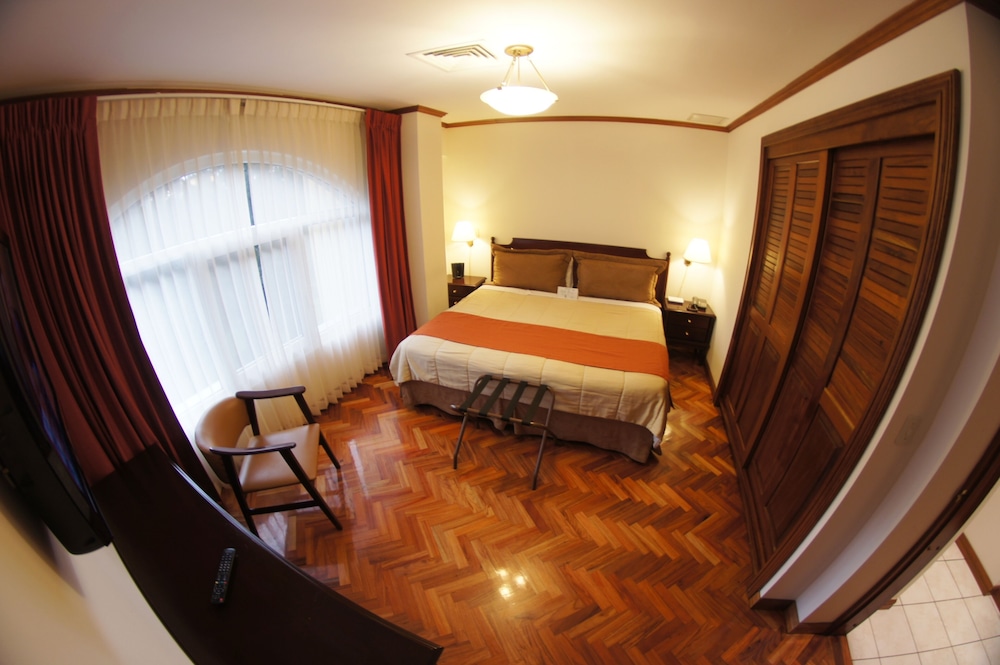 Suite, 1 Bedroom - Photo 5