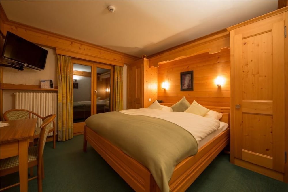 Standard Double Room photo 3