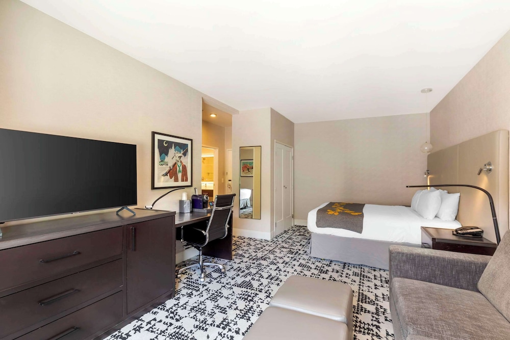Suite, Multiple Beds, Non Smoking