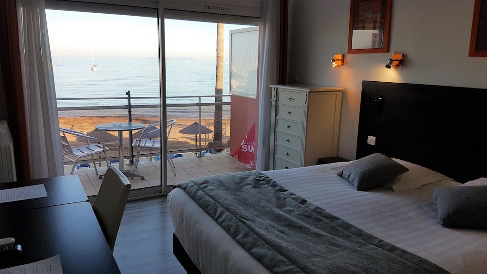Sea View with Balcony photo 3