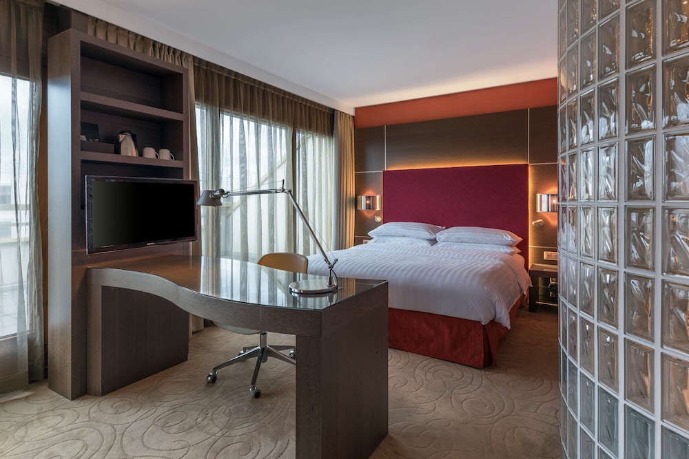 Junior Double Room