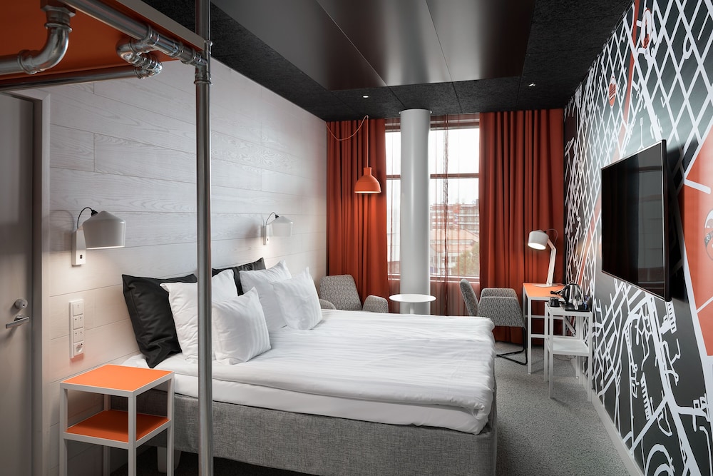 Standard Room, 1 King Bed - Photo 1