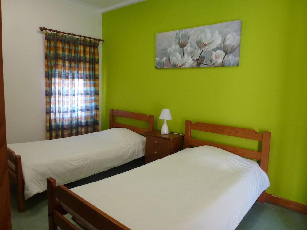 Twin Room, Shared Bathroom - Photo 1