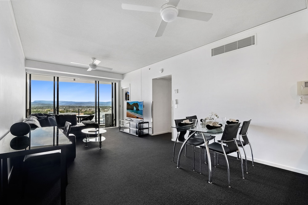 Apartment, 2 Bedrooms - Photo 40