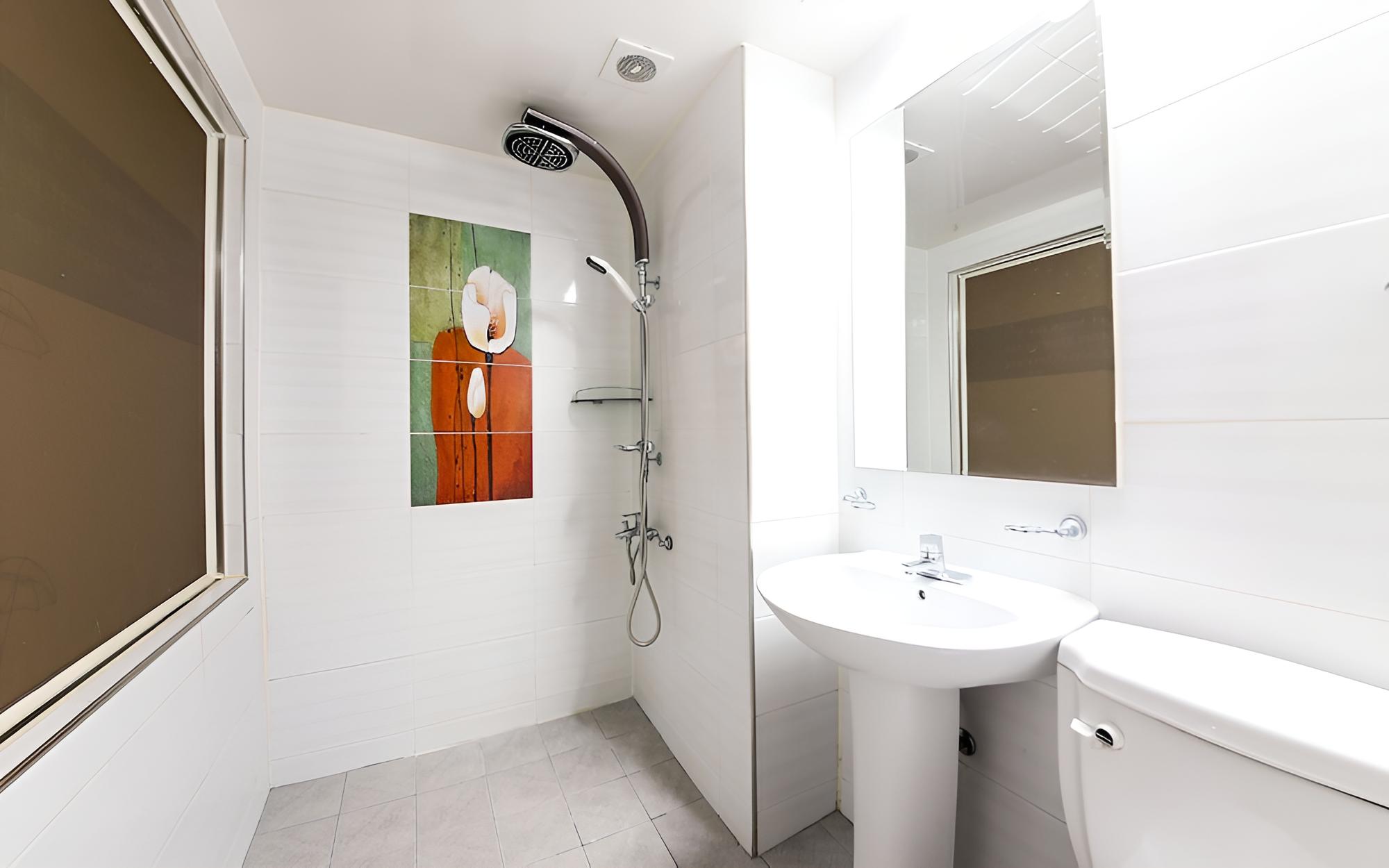 Room (Deluxe Room (No-Hard Couple 2PC)) - Photo 6