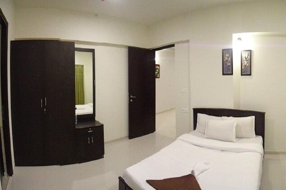 Deluxe Double Room, City View