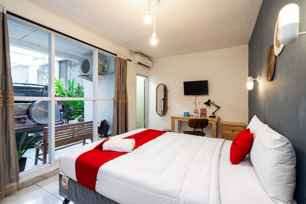 Premium Room (RedDoorz) photo 2