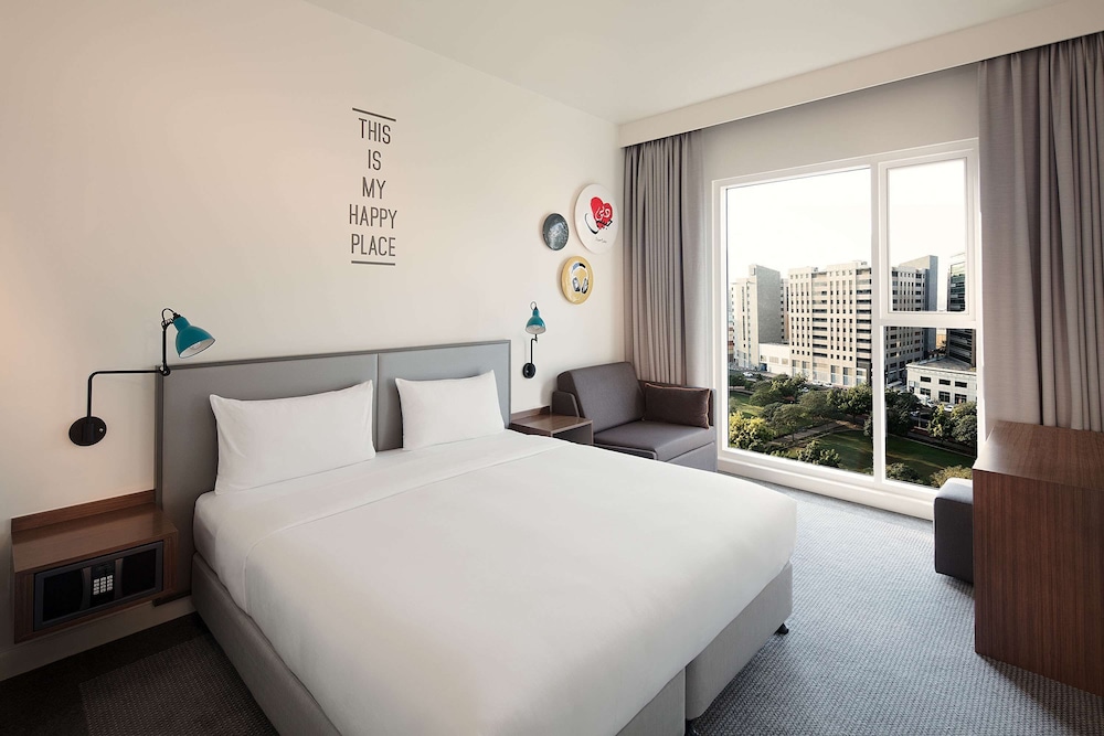 Rover Room - Free DXB Airport shuttle service every one hour to T1 & T3 photo 3