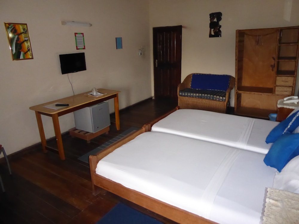 Standard Twin Room (Cudjoe - Private Bathroom) photo 2