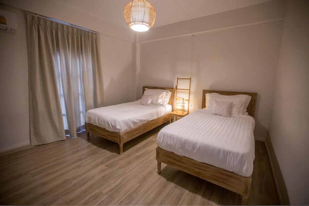 Twin Room with Window photo 1