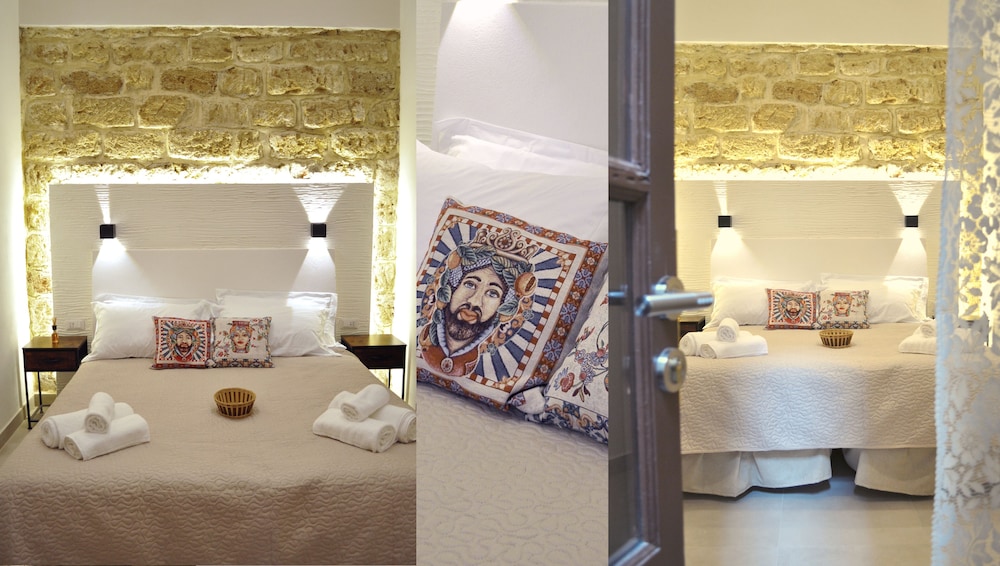 Deluxe Double Room, City View