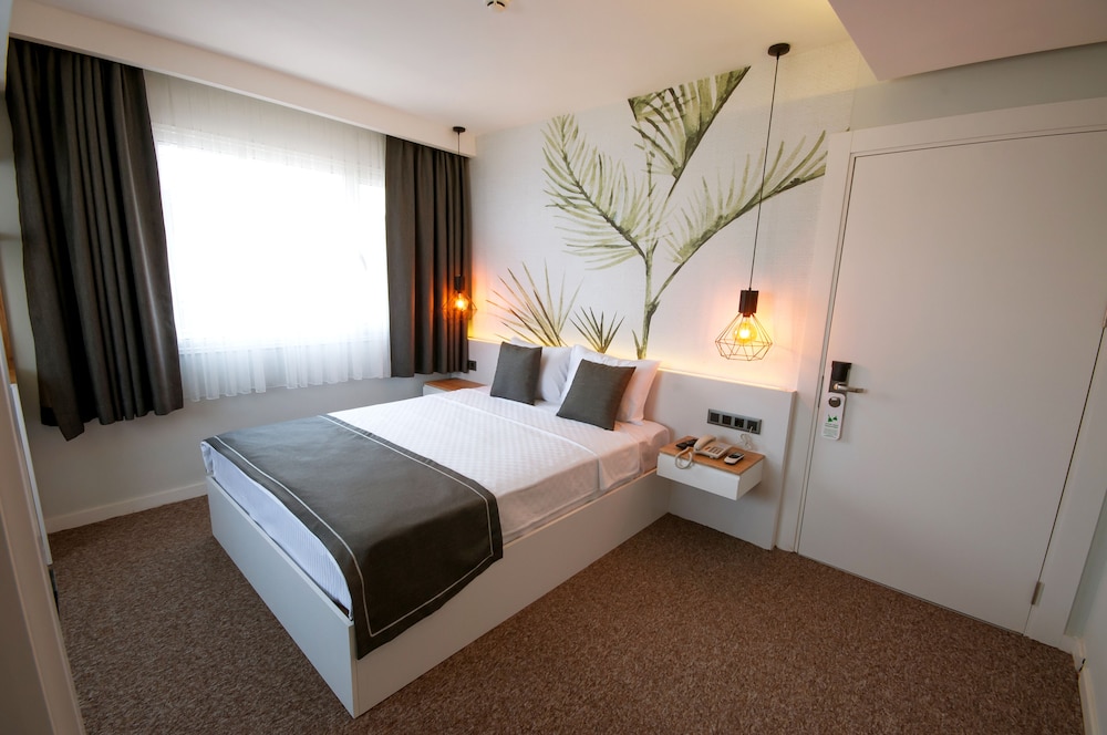 Standard Double Room, City View photo 3