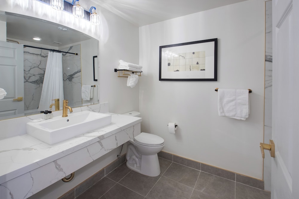 Suite, Multiple Beds (Two Double Beds) - Photo 6