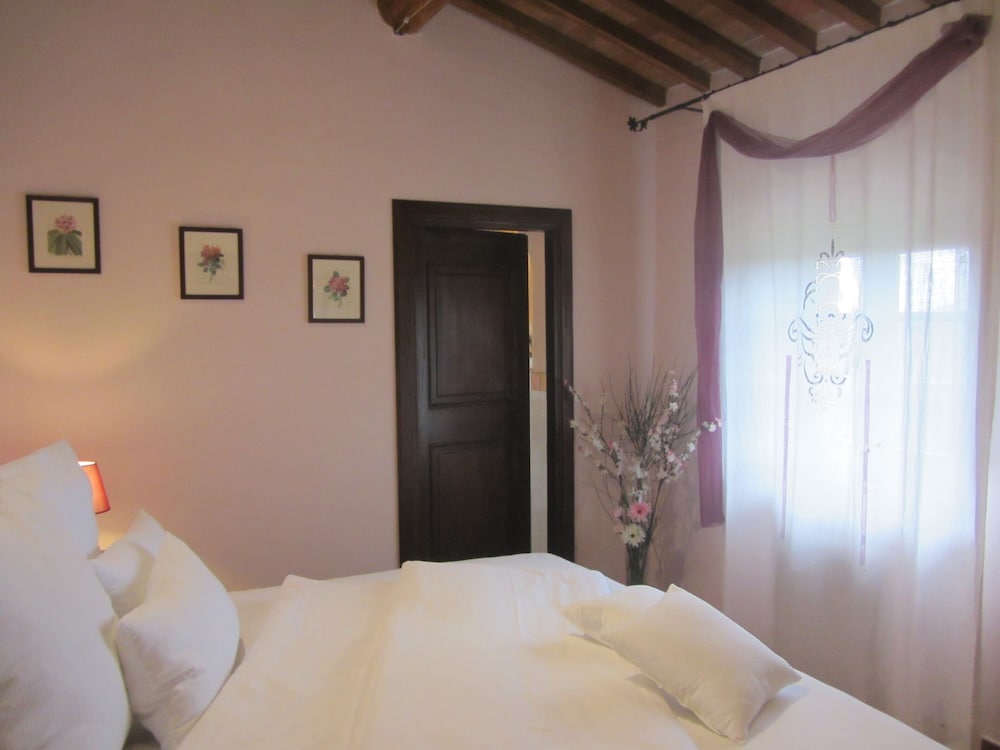 Basic Double Room photo 1