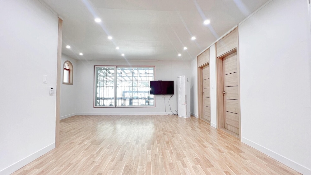 Basic Room, 2 Bedrooms (Dokchaepension) photo 1