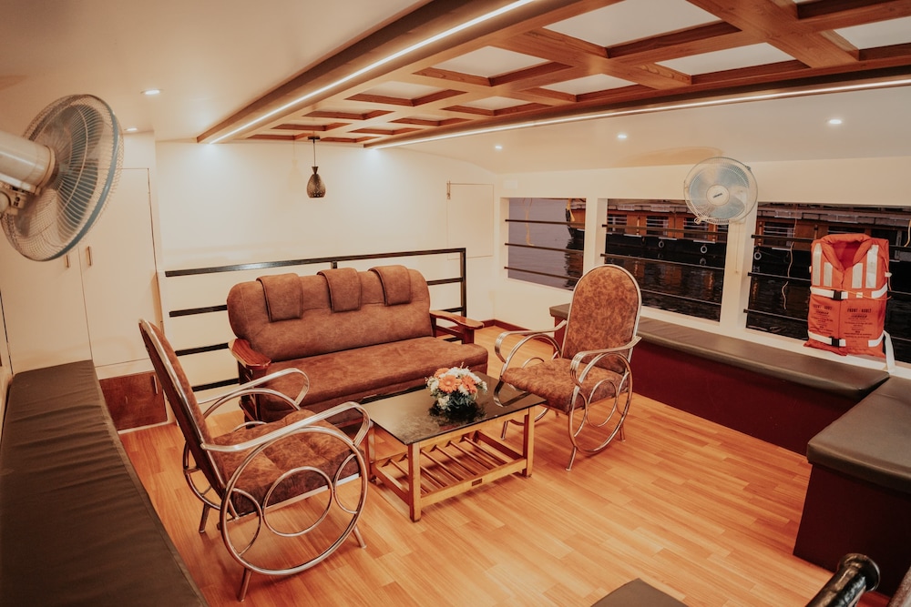 Premium Double Room, Balcony, Lake View photo 3