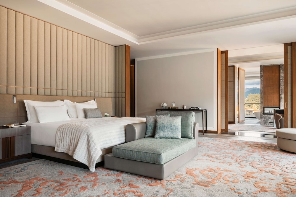 Executive Suite (one)