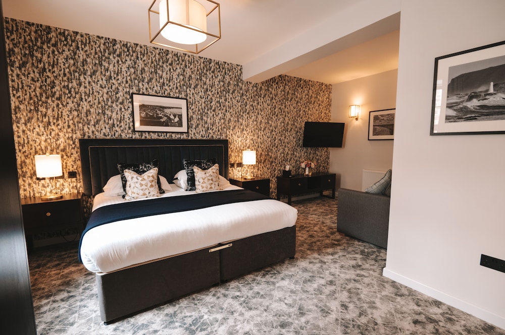 Reidhaven Deluxe Suite (Located in Hotel Annexe)