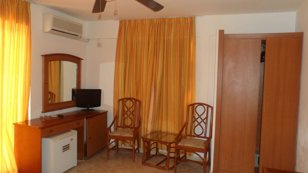 Standard Twin Room photo 3