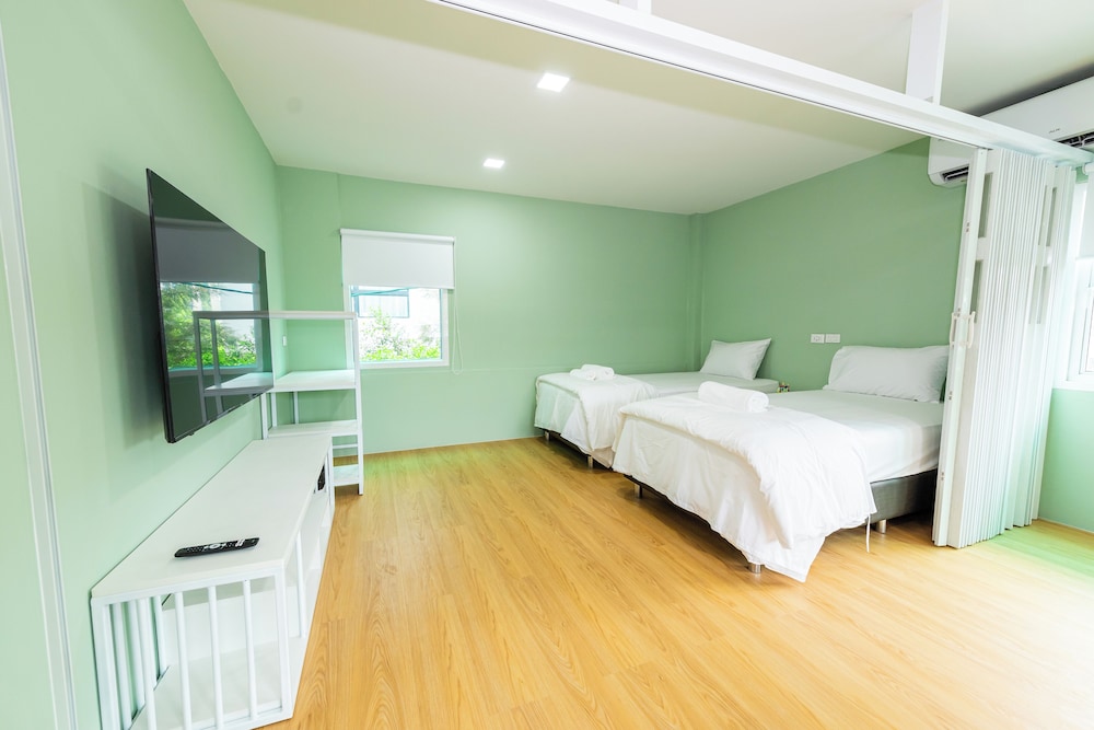 Deluxe Twin Room photo 2