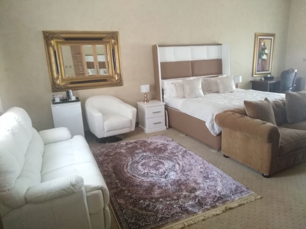 Suite (Royalty)