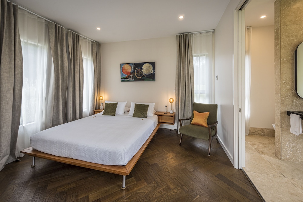 Luxury Villa photo 2