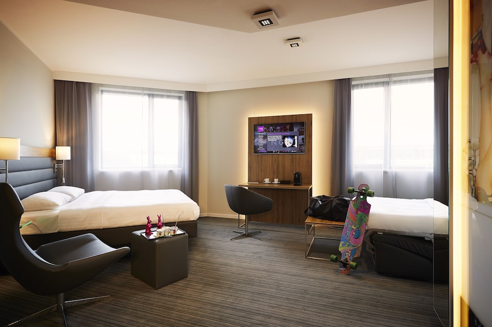 Family Room, 1 Queen Bed with Sofa bed