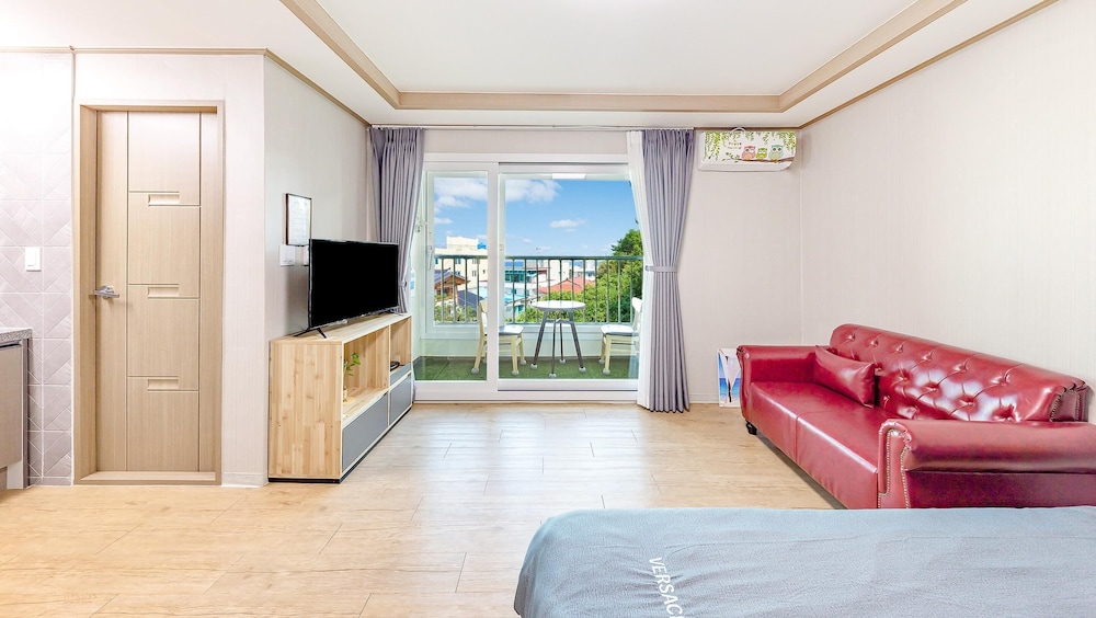 Basic Room, 1 Bedroom (301) - Photo 6