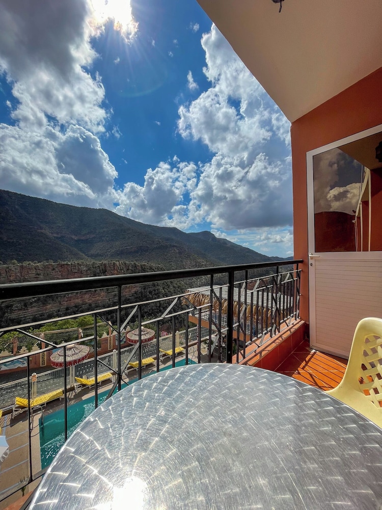 Panoramic Double Room, 1 Queen Bed, Balcony, Mountain View photo 2